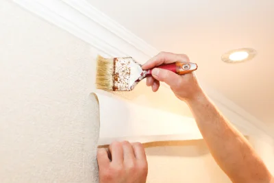 Pose de papier peint à Oriolles — revêtements muraux et toiles de verre